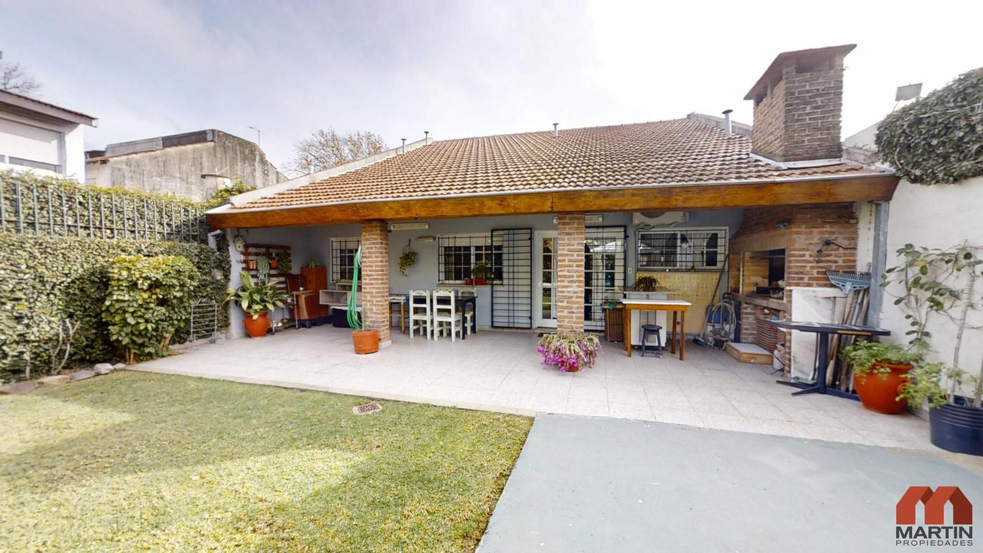 Casa en Venta de 4 Ambientes en Olivos con Garage, Jardín y Parrila