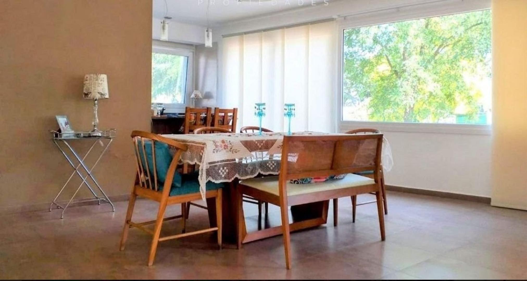 Casa 3 ambientes con 2 baños