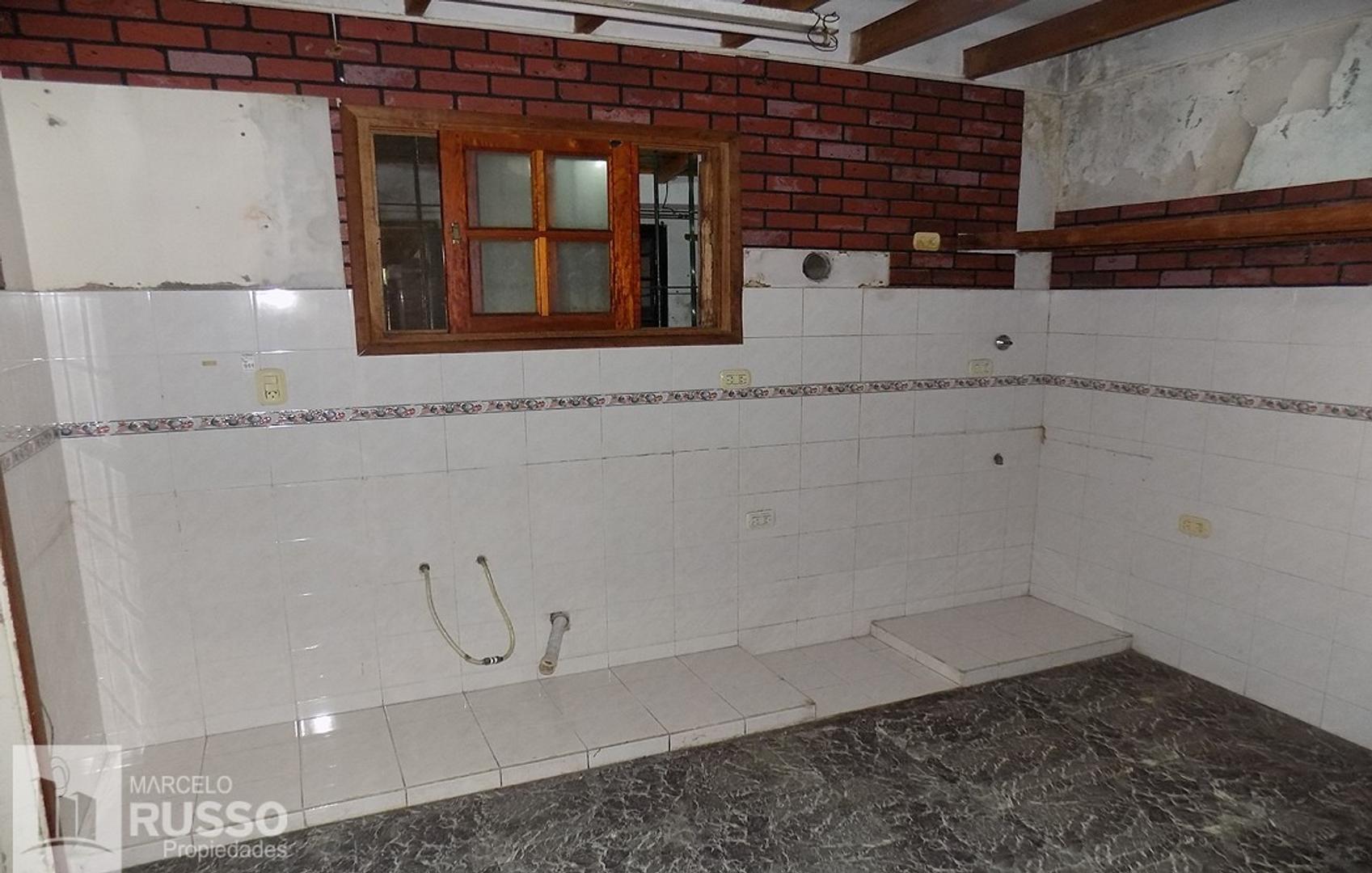 Casa 3 ambientes con 1 baño