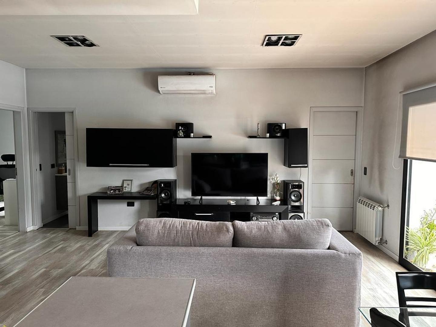 Hermosa casa en La Cañada - Bº Los Robles