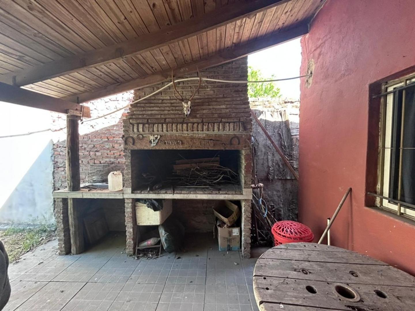 Casa 2 ambientes con 1 baño