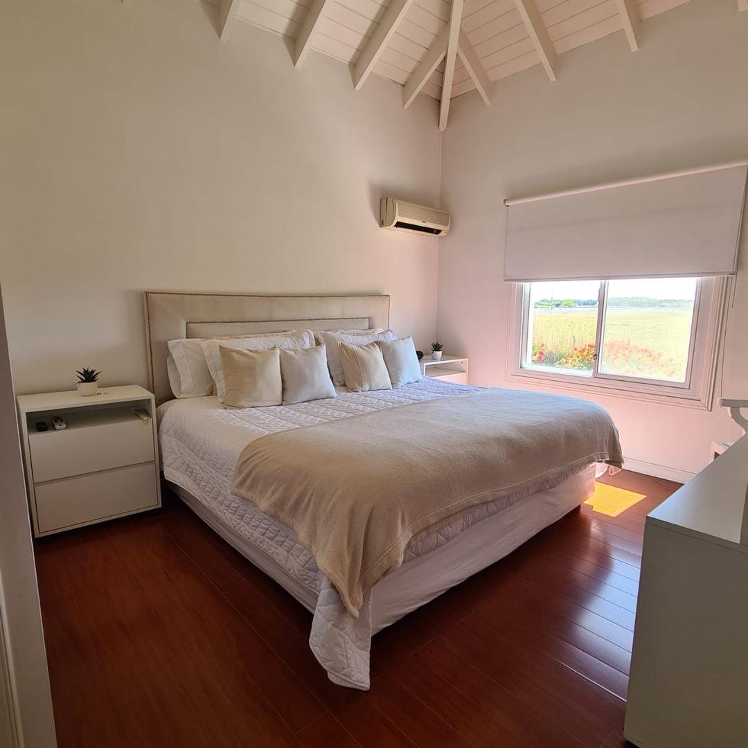 EXCELENTE CASA EN CAMPO AZUL