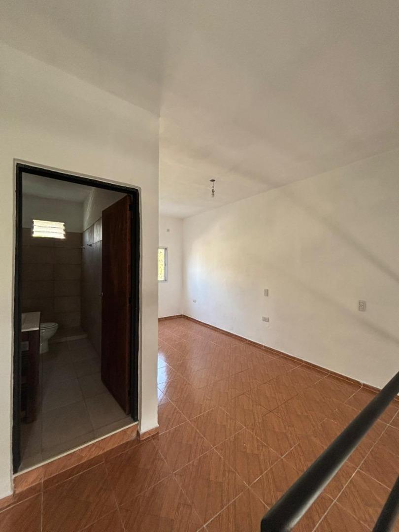 Casa 2 ambientes con 1 baño