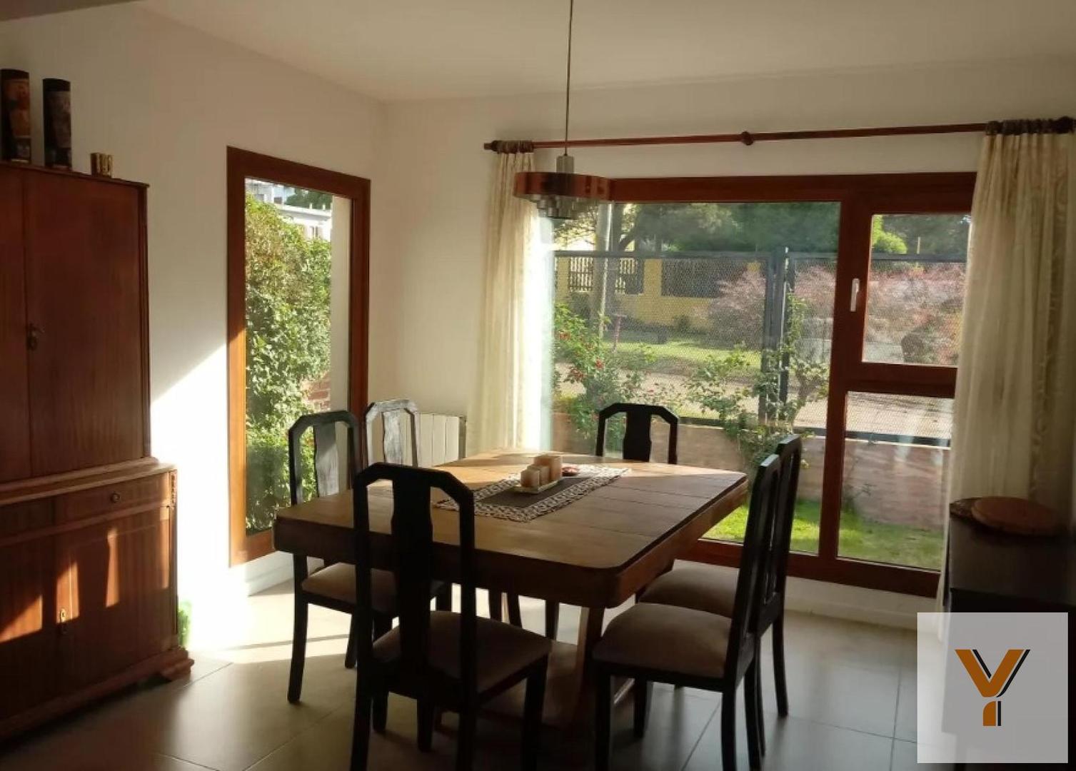 Casa 3 ambientes con 2 baños