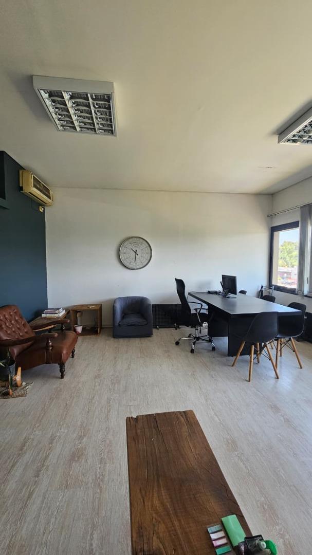 Impecable oficina de 30 m2 con vista abierta