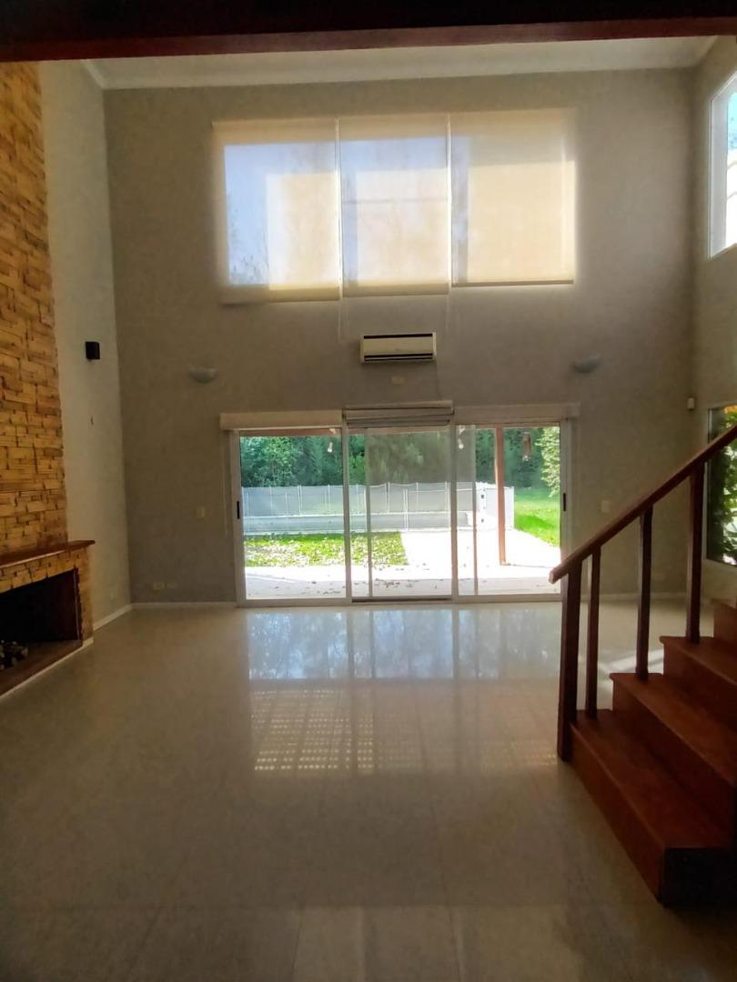 Casa 6 ambientes con 3 baños