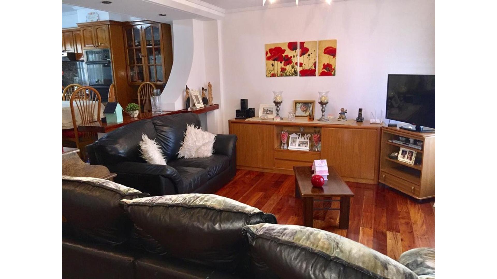 Casa 4 ambientes con 4 baños