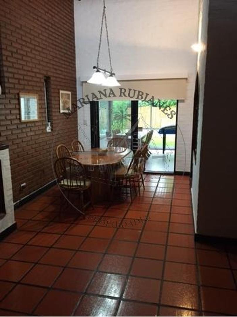 Casa 4 ambientes con 3 baños