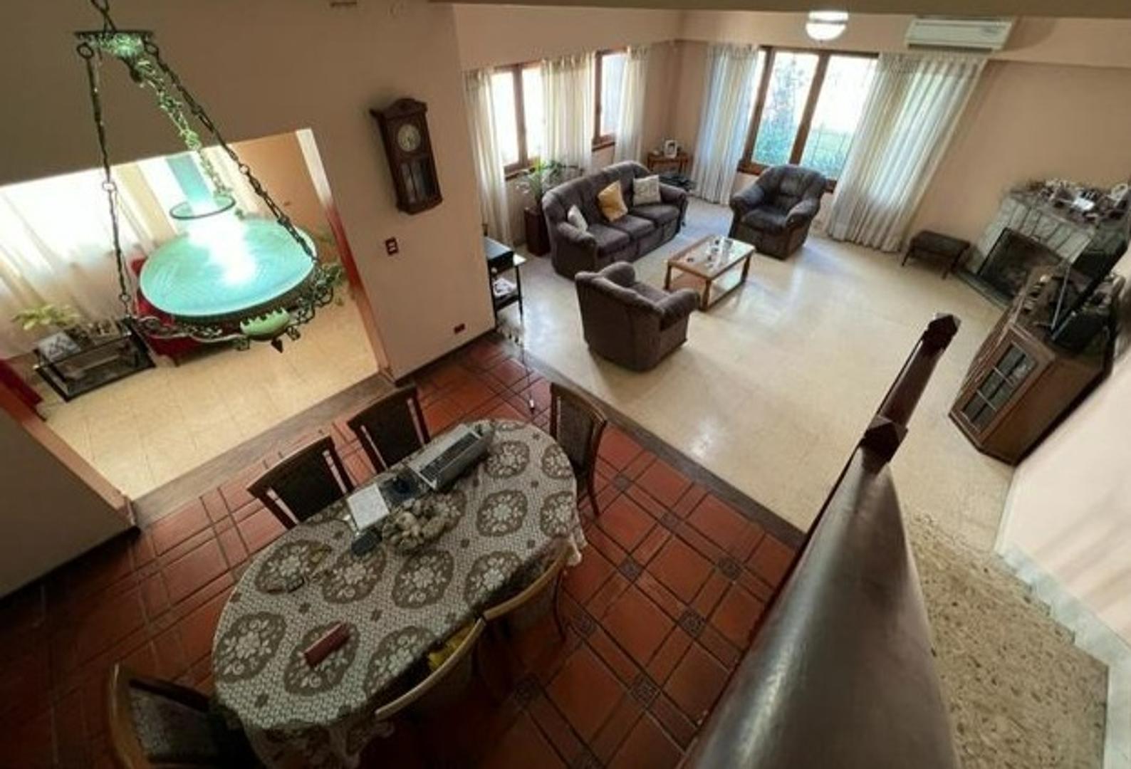 Casa tipo chalet 6 amb - Munro