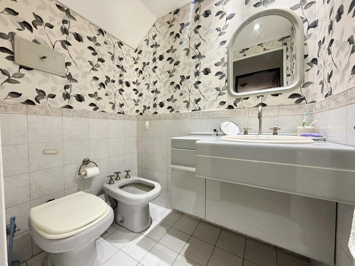 Casa 4 ambientes con 3 baños