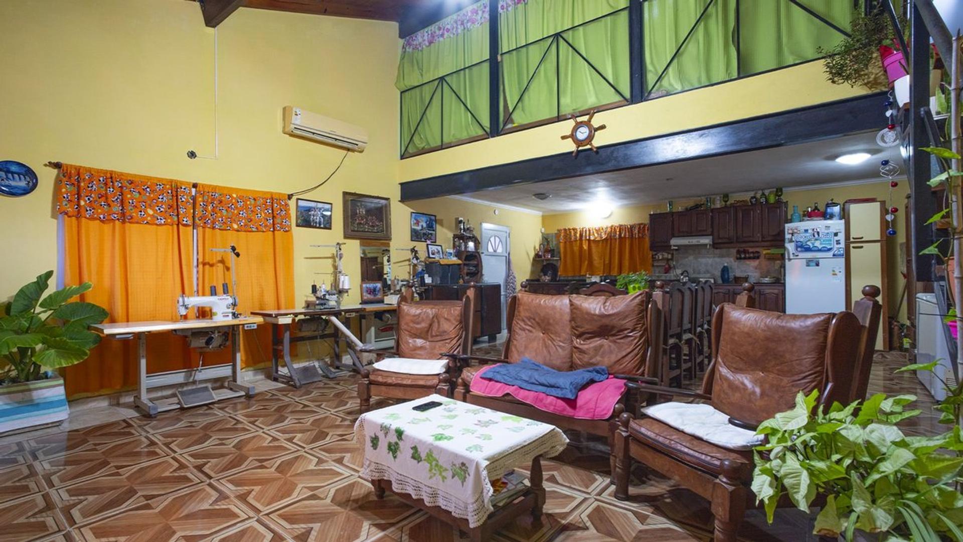 Casa en Venta con 1 cochera