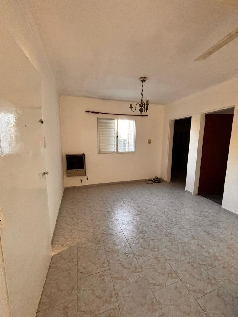 OPORTUNIDAD PARA INVERSIÓN INTERNO DE 1 DOR. A UNA CUADRA DE