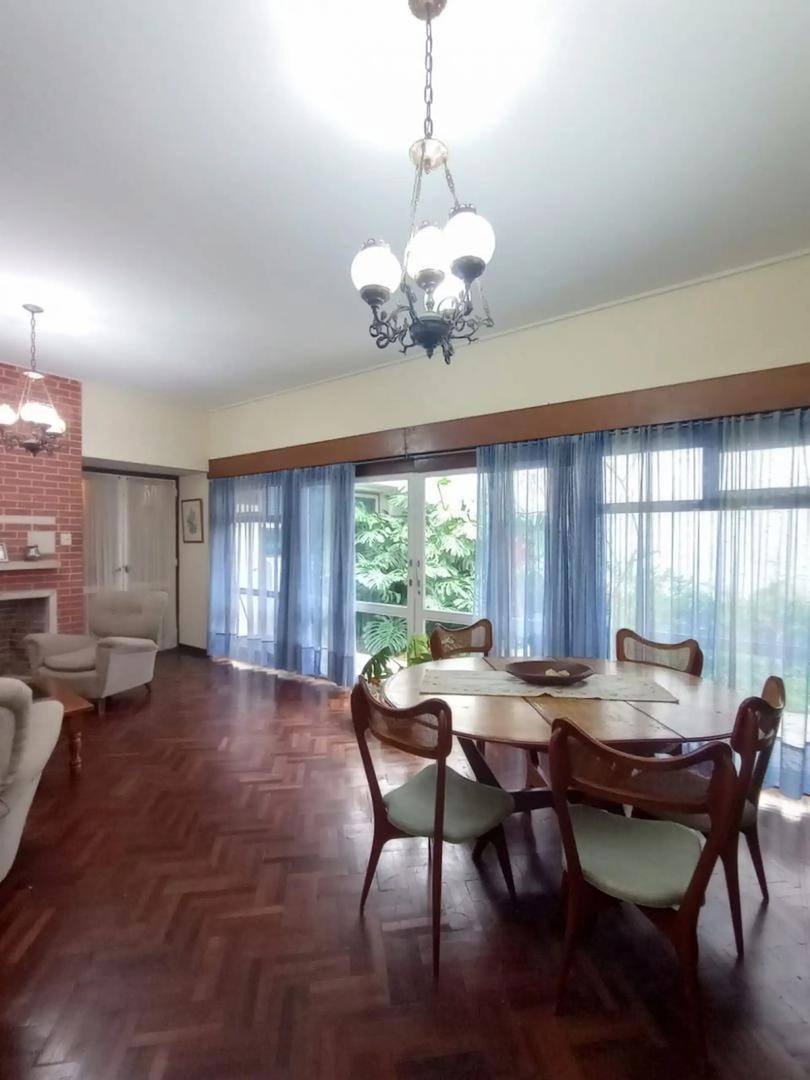 CASA Y CONSULTORIO EN VENTA