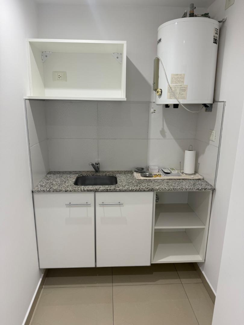 ESPECTACULAR OFICINA 95 M2 LISTA P/ OCUPAR EN EDIF. PREMIUM