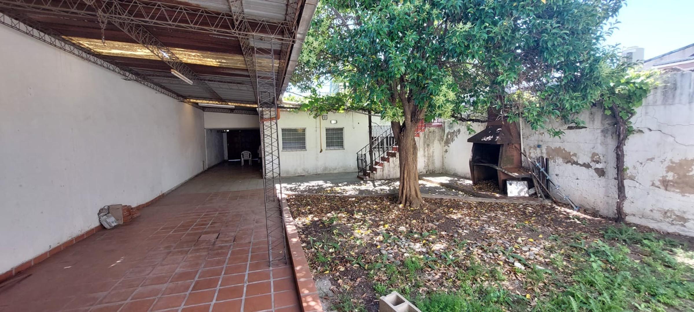 De La Democracia 2300