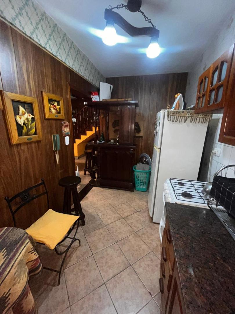 Casa 3 ambientes con 2 baños