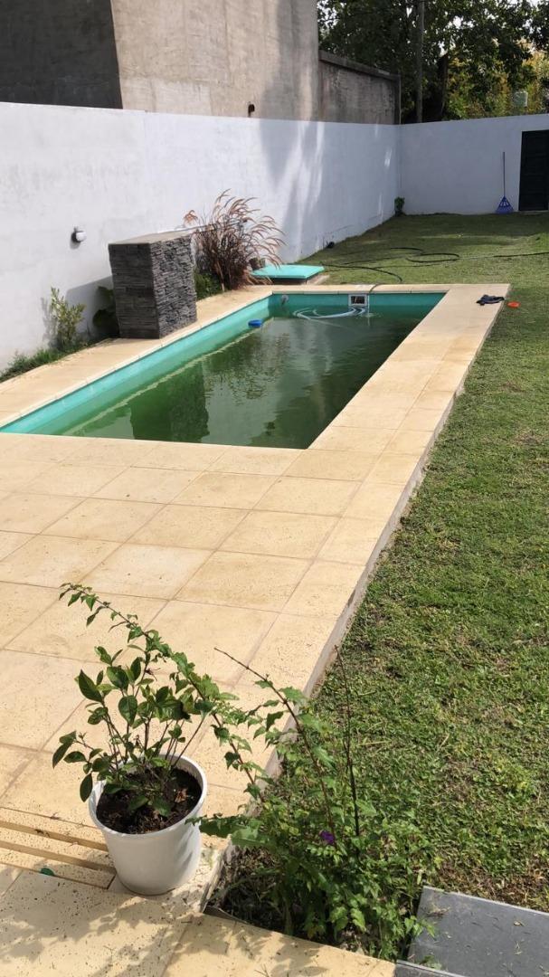 Casa en Venta con 4 cocheras