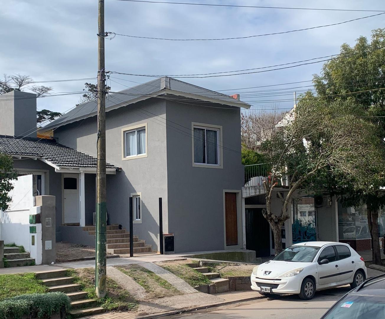 Venta de casa y duplex en el Centro de Villa Gesell