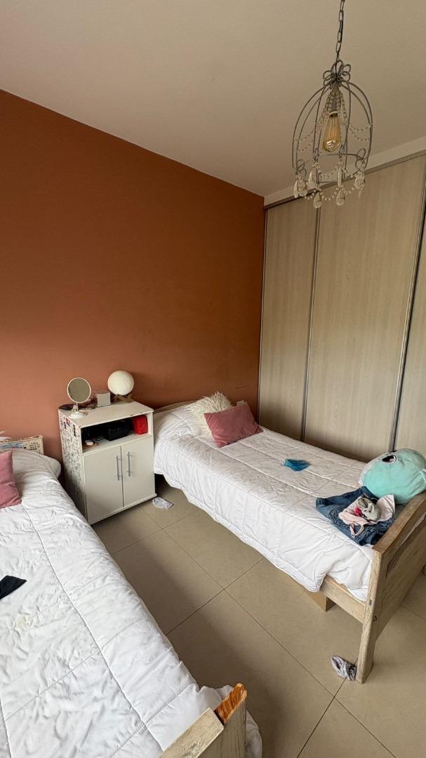 Casa en Venta con 4 cocheras