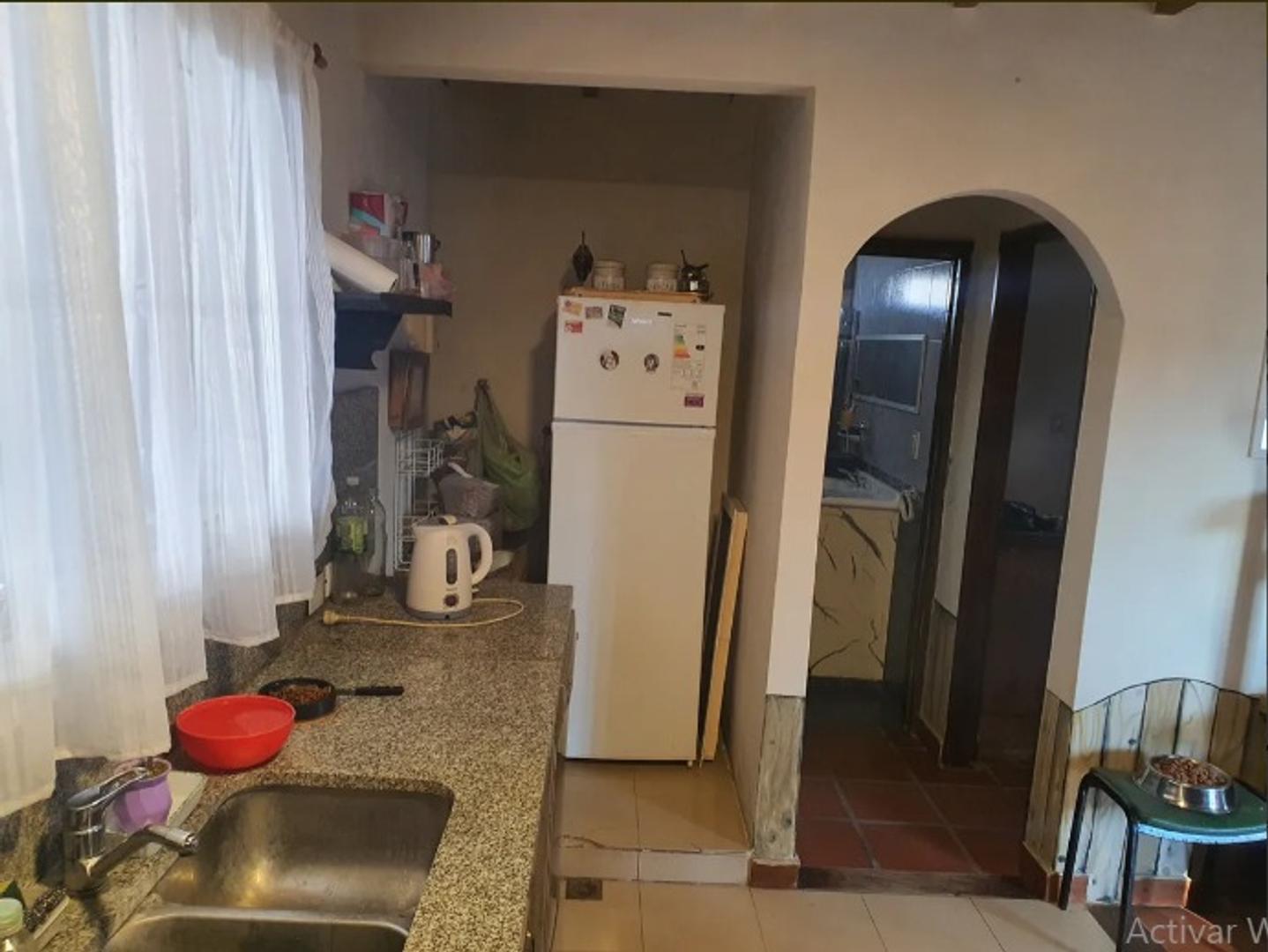 Casa 4 ambientes con 2 baños