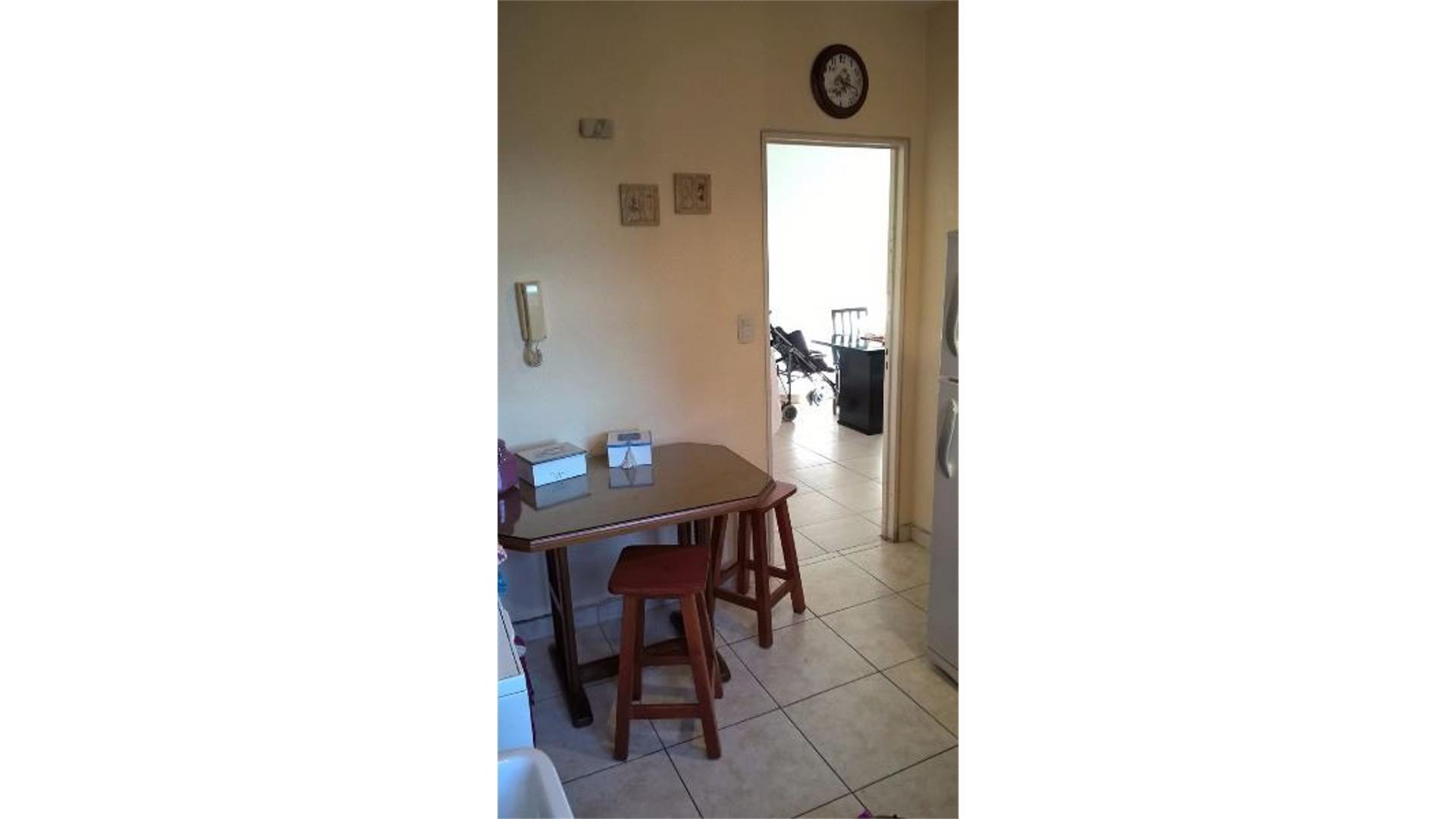 Departamento 3 ambientes con 1 baño