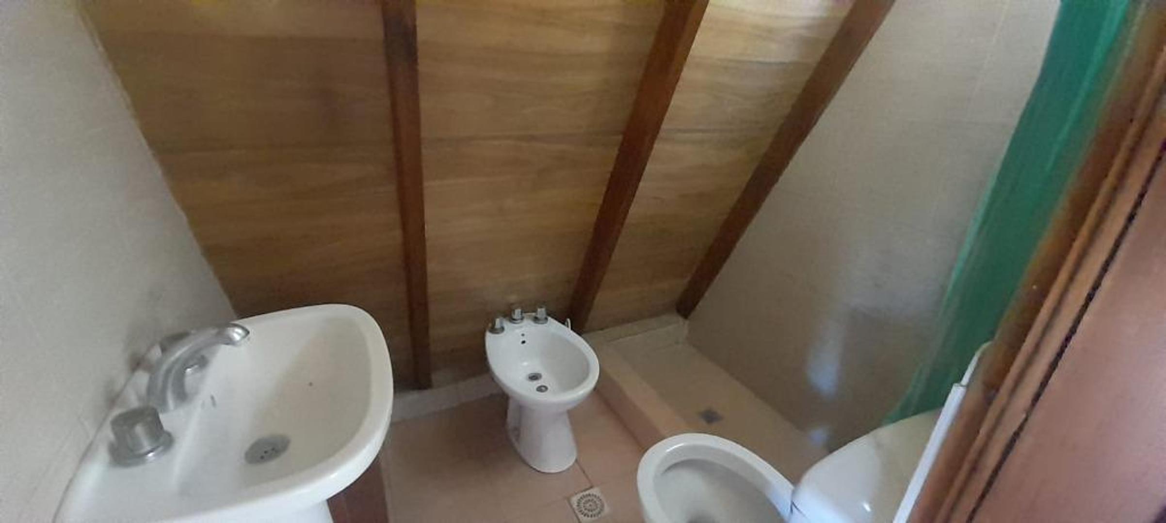 Casa 2 ambientes con 1 baño