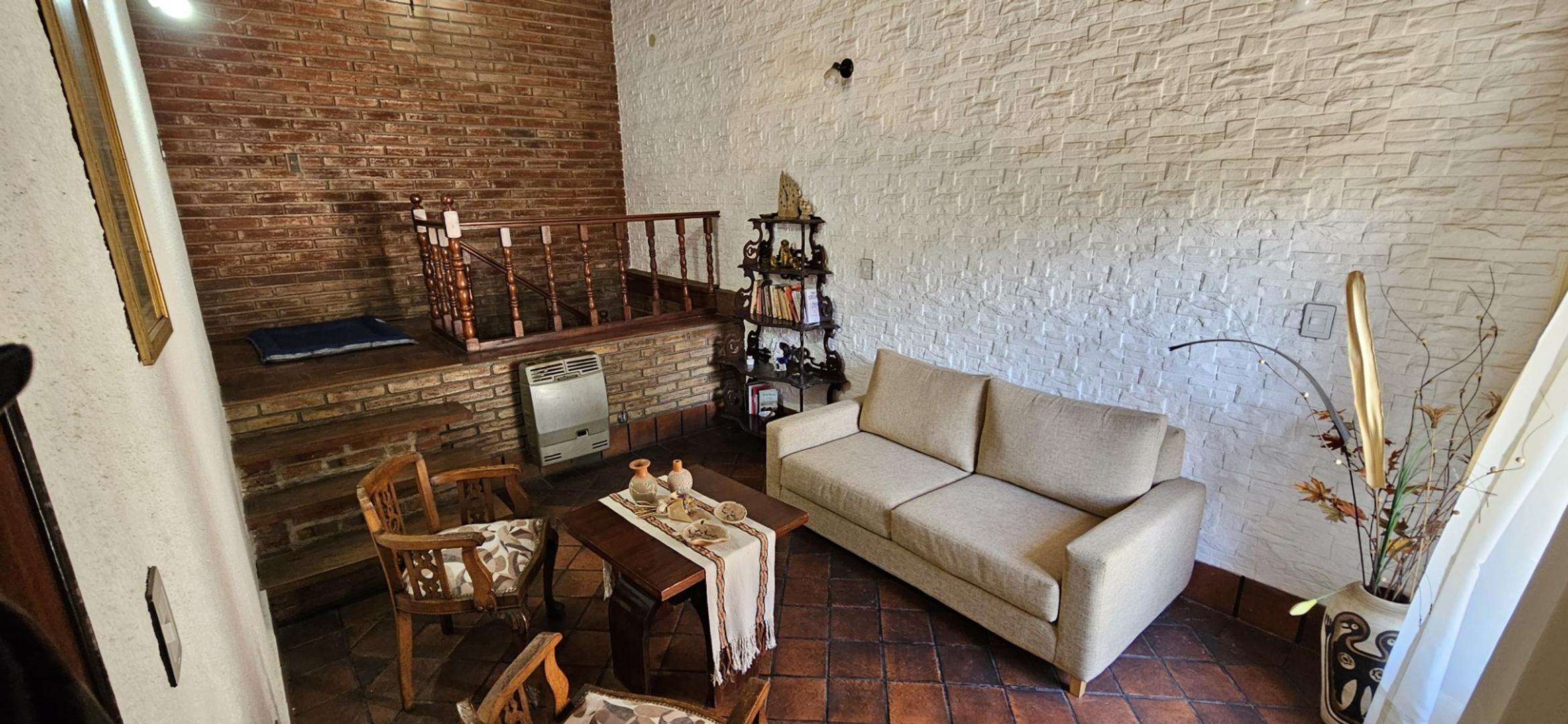 Casa 5 ambientes con 3 baños