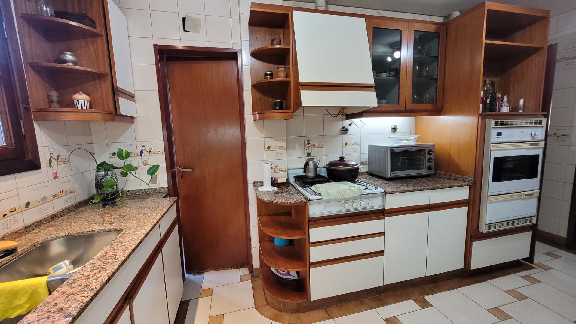 Casa 4 ambientes con 4 baños