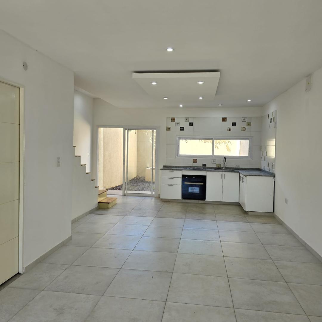 Depto Tipo Casa en Venta de 3 ambientes