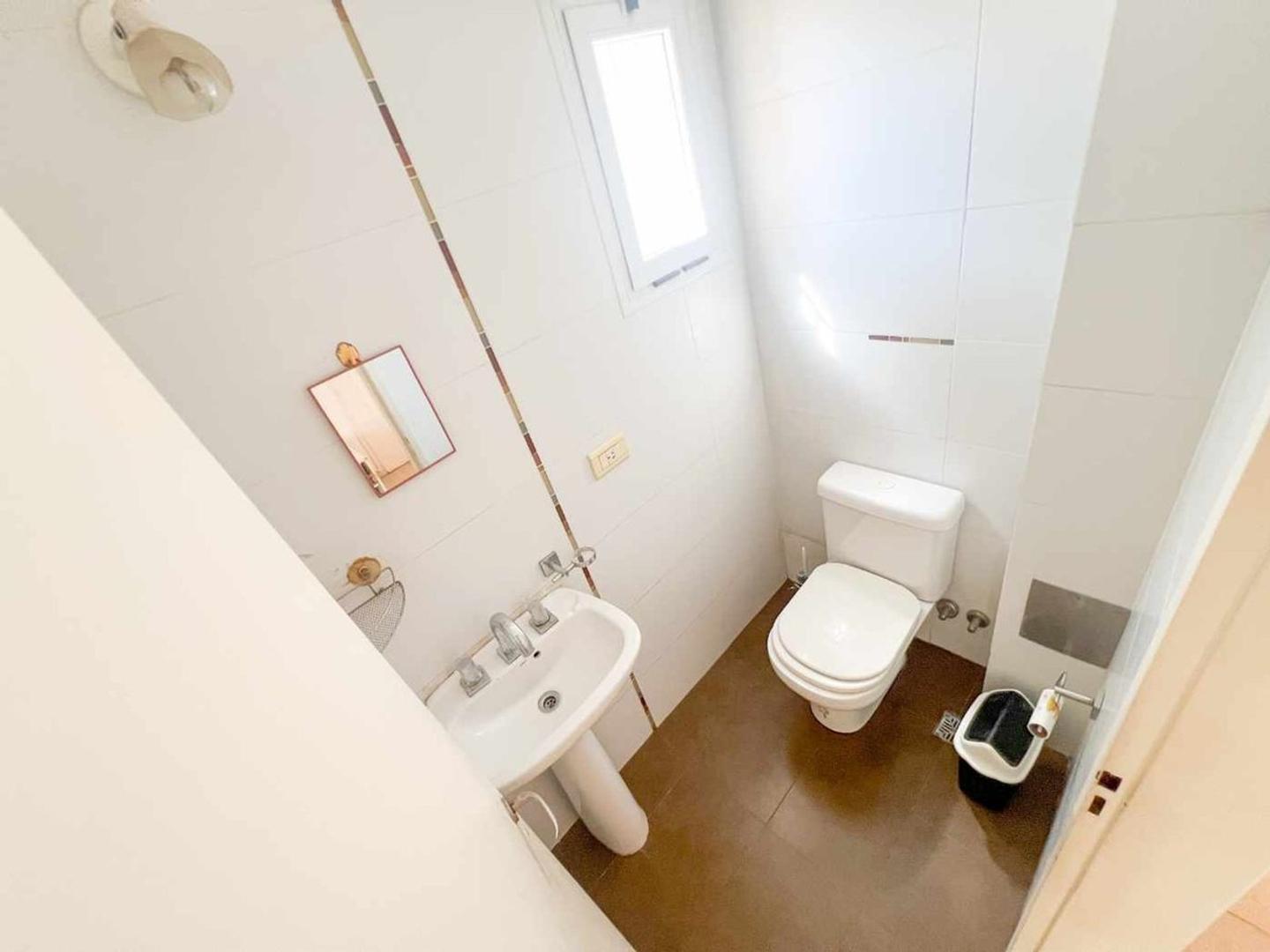 Casa 4 ambientes con 1 baño