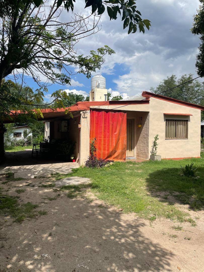 DOS CASAS CON ESCRITURA EN MINA CLAVERO