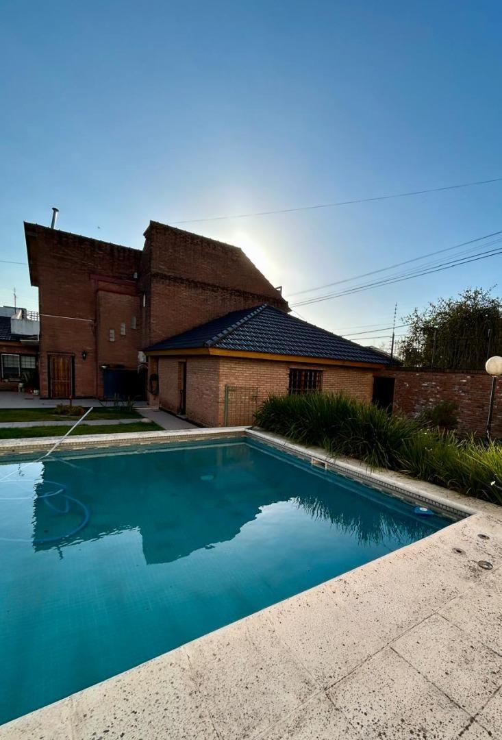 Casa 4 ambientes con 3 baños