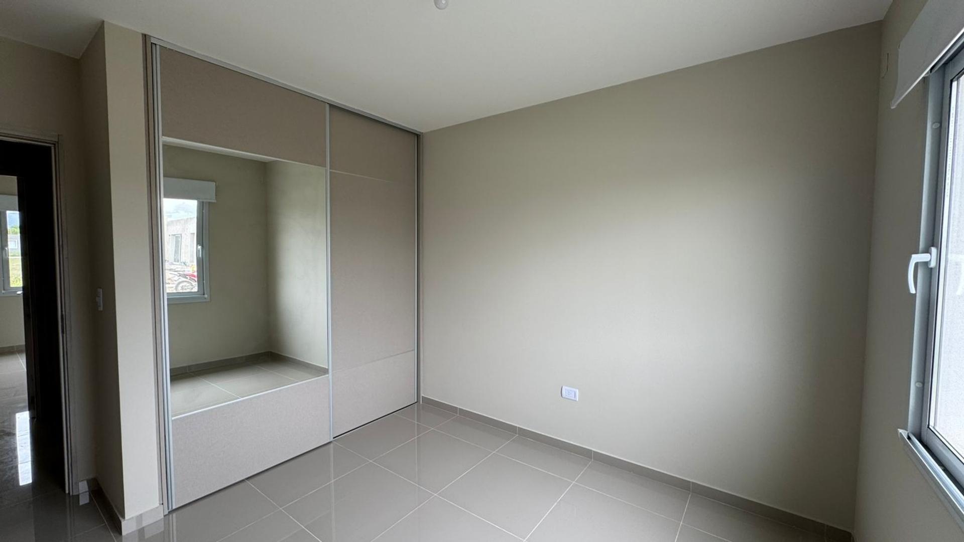 Casa 3 ambientes con 2 baños