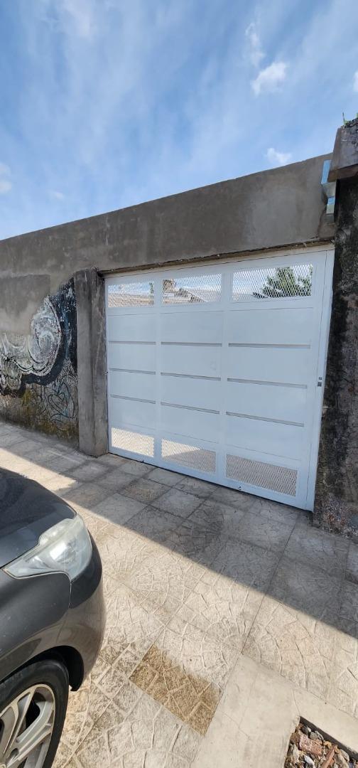 DEPARTAMETO DE 2 AMBIENTES CON ENTRADA DE AUTO