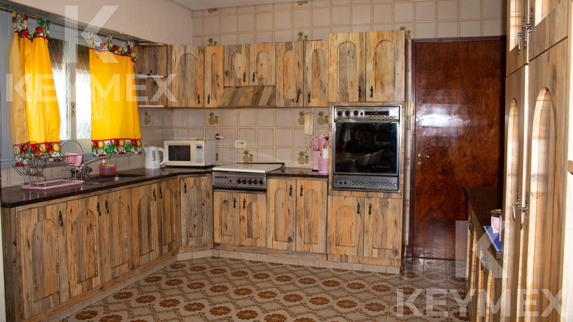 Departamento 5 ambientes con 3 baños