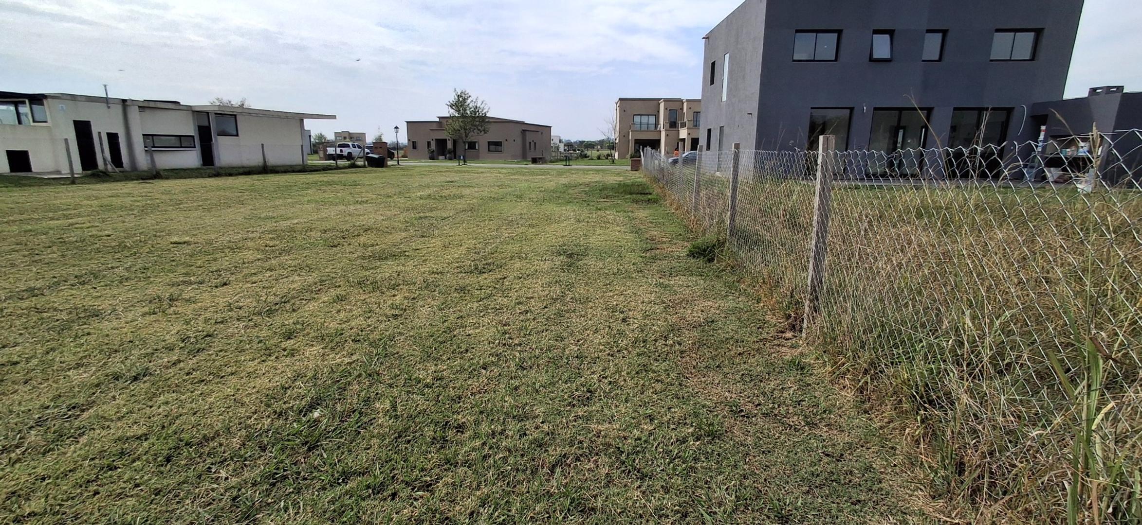 LOTE EN BARRIO SAN SEBASTIAN AREA 11 OPORTUNIDAD