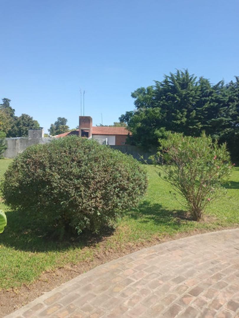 Casa en Venta con 4 cocheras