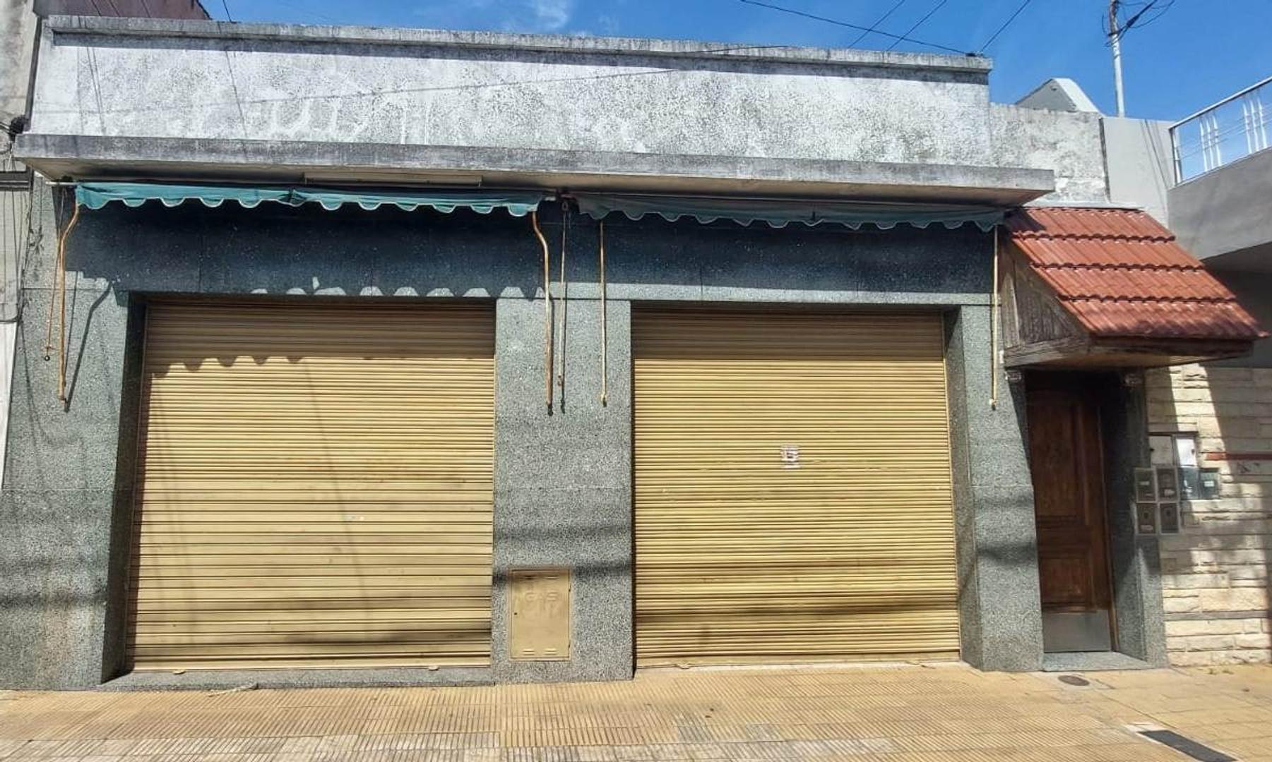 CASA S/LOTE PROPIO DE 8,66 X 30 MTS, CON GARAGE O LOCAL