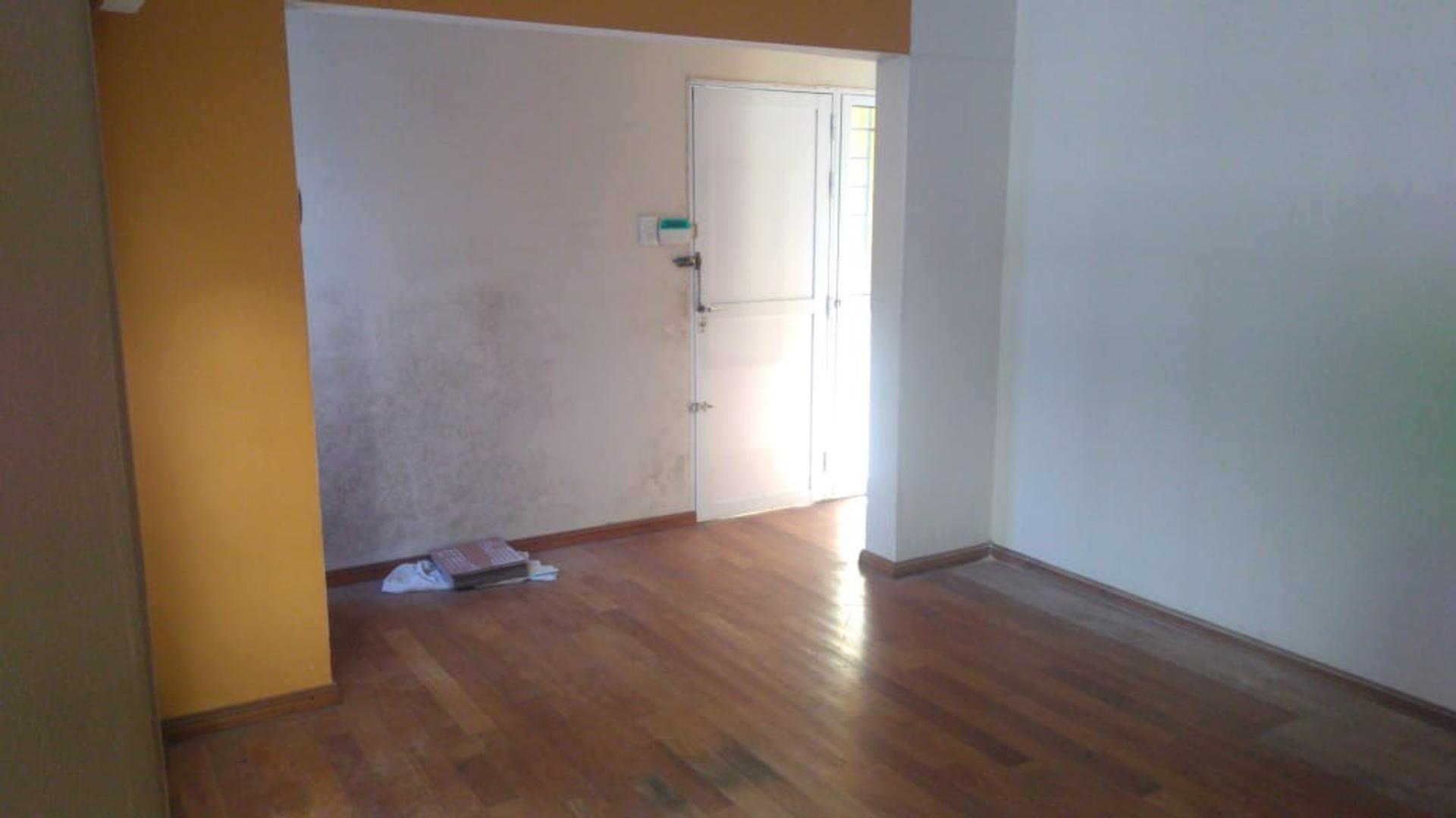 Casa de Pasillo Dias Velez 247 bis