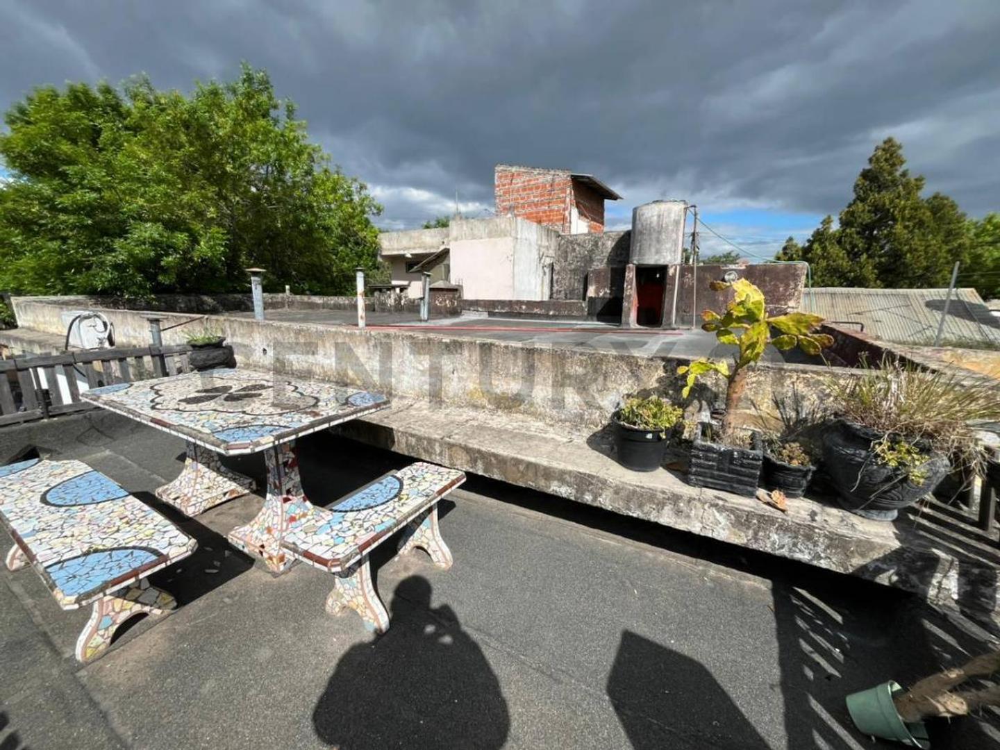 Casa 5 ambientes con 1 baño