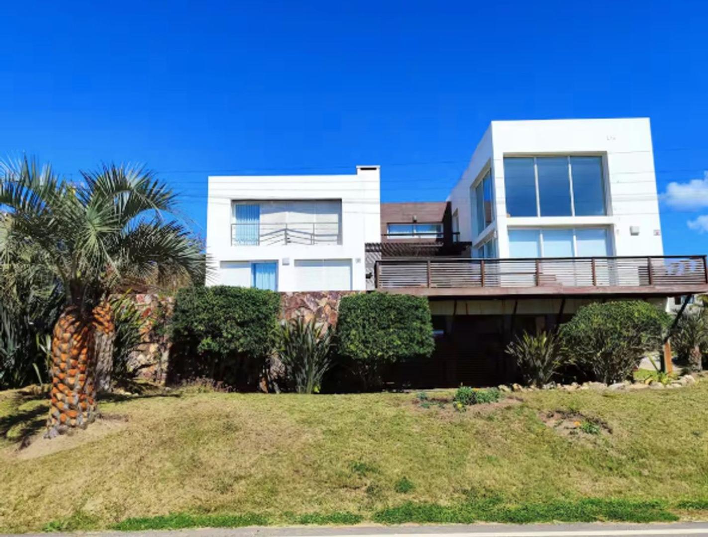 Venta Casa vista al mar La Pedrera Rocha