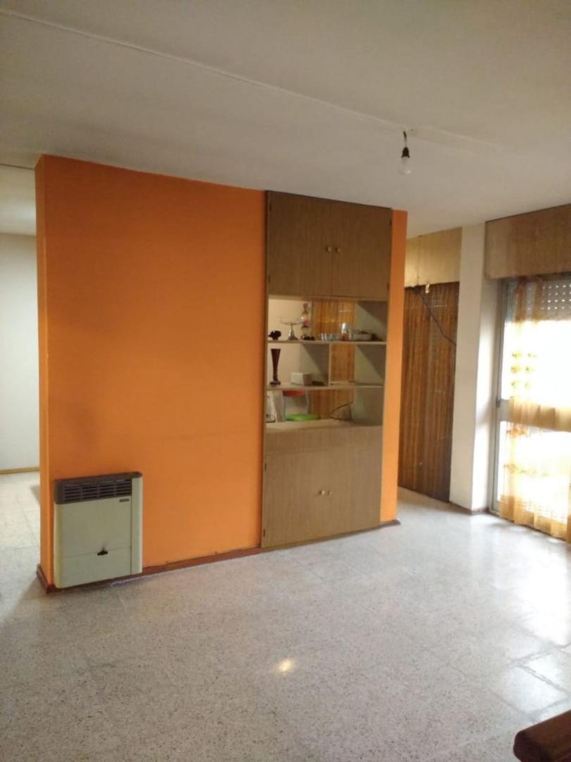 Casa 2 ambientes con 1 baño