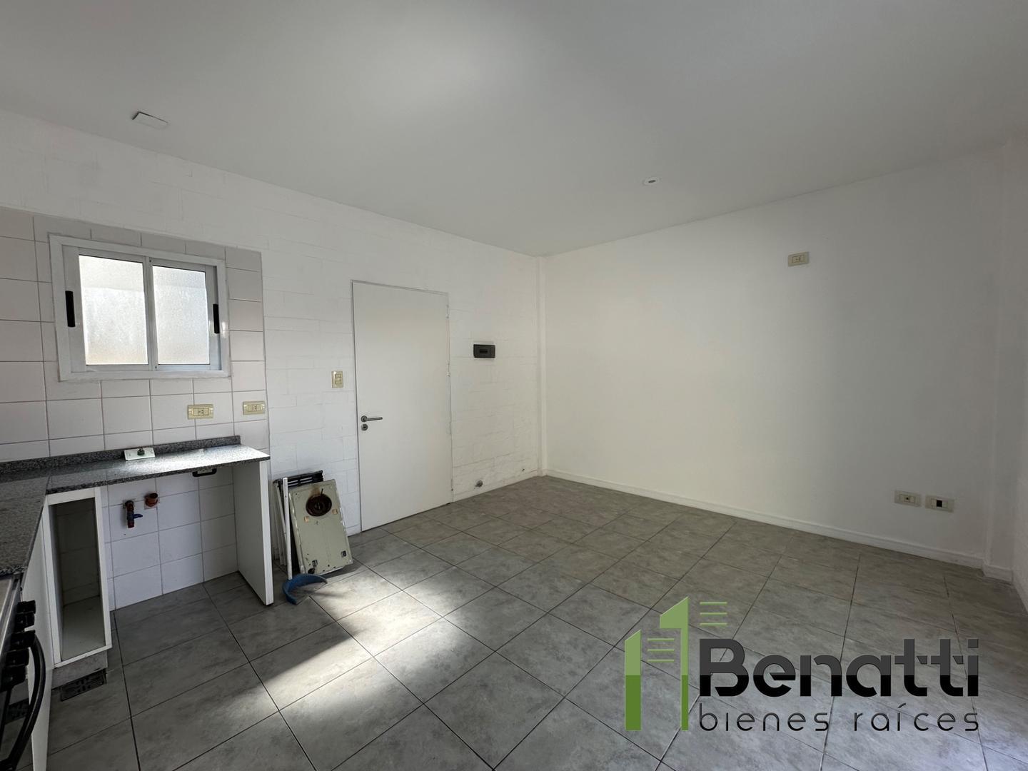 C Pellegrini 100, Piso PB