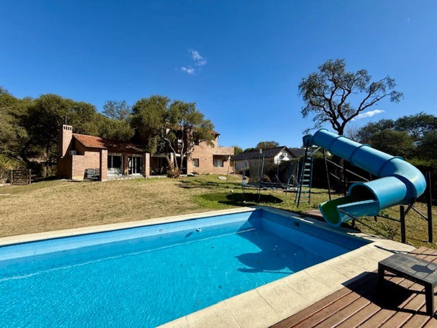 Casa en Alquiler en El Bosque, USD 2.700