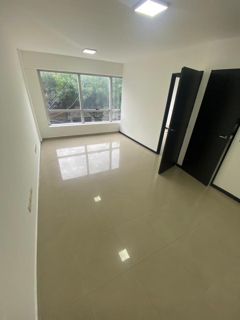 Oficina en Alquiler con 1 cochera