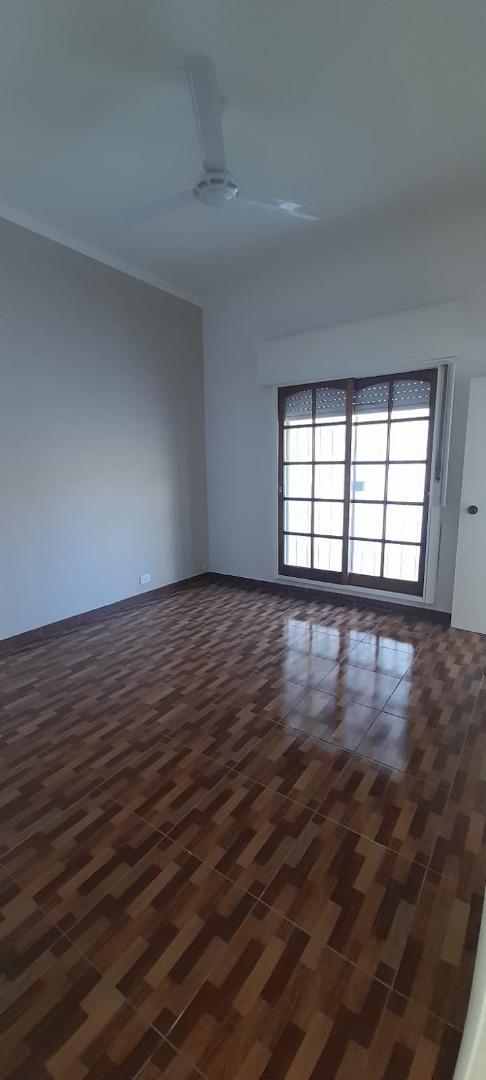 Depto Tipo Casa en Alquiler de 3 ambientes