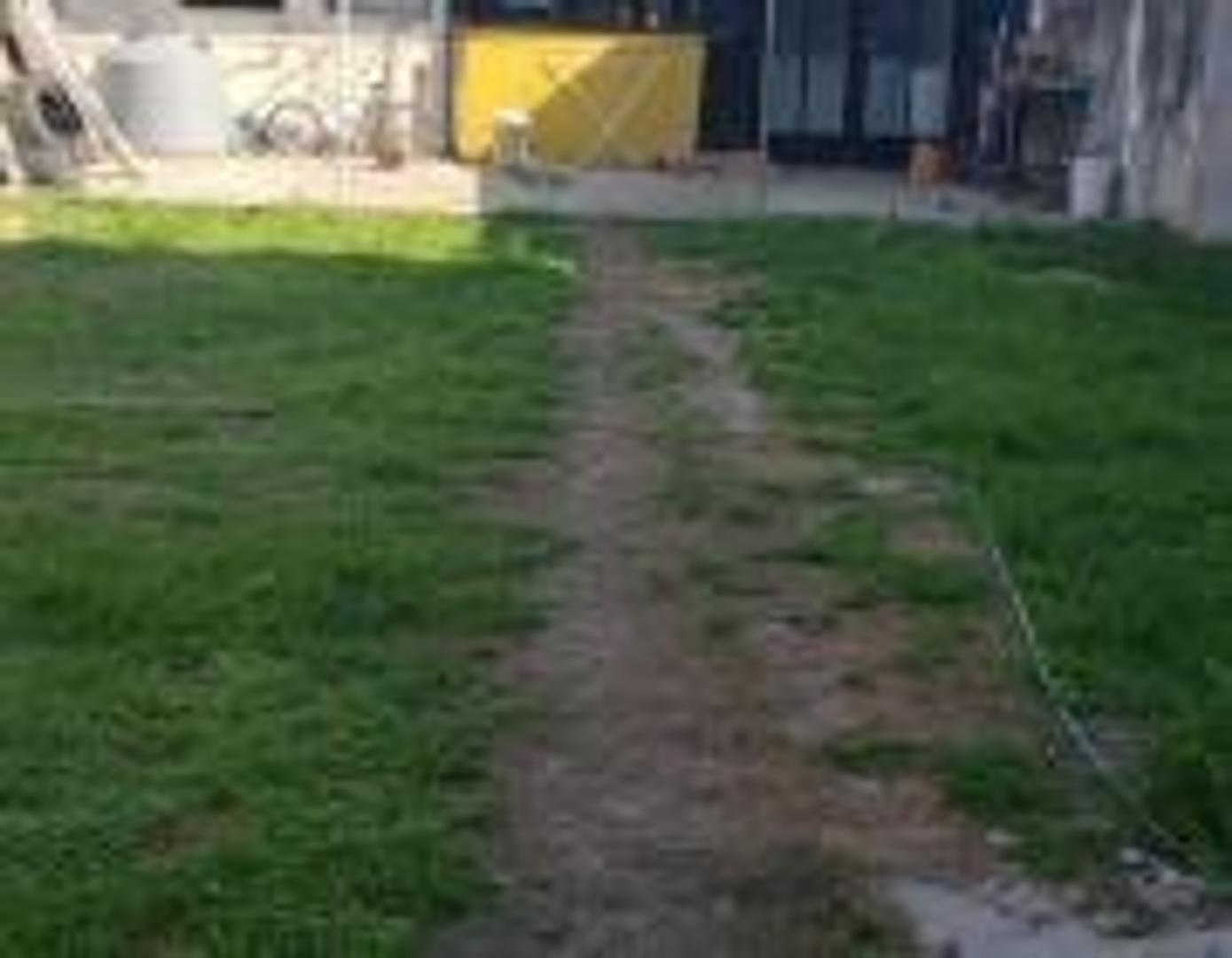 Moron Norte Casa americana 3 ambientes con parque