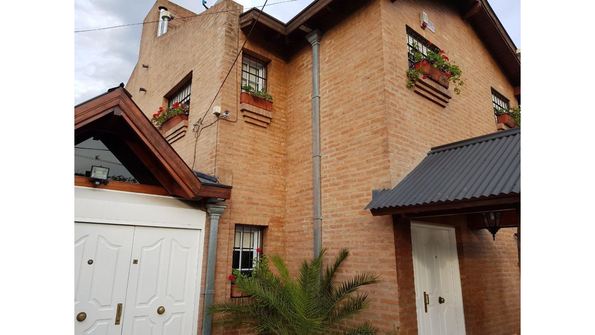 Casa en Venta en Paso del Rey, USD 156.000