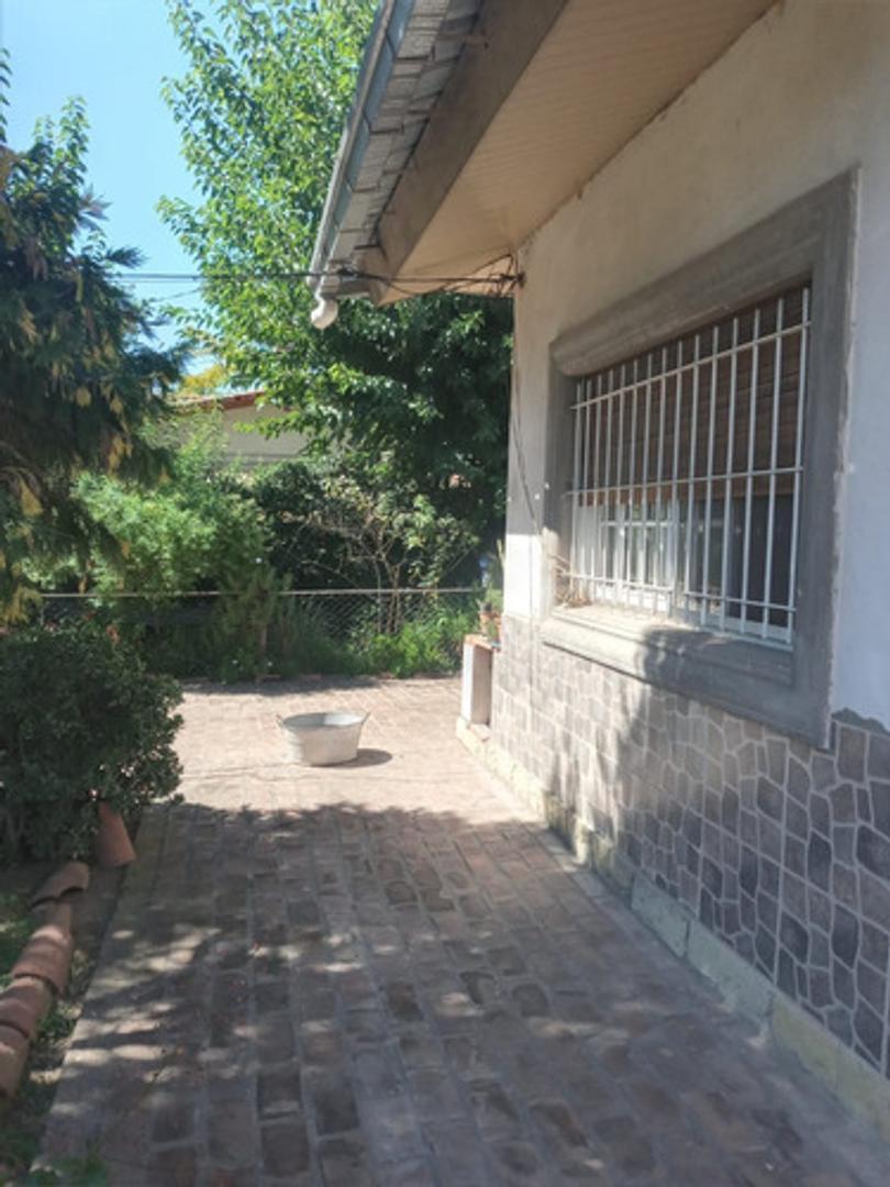 Casa 6 ambientes con 5 baños