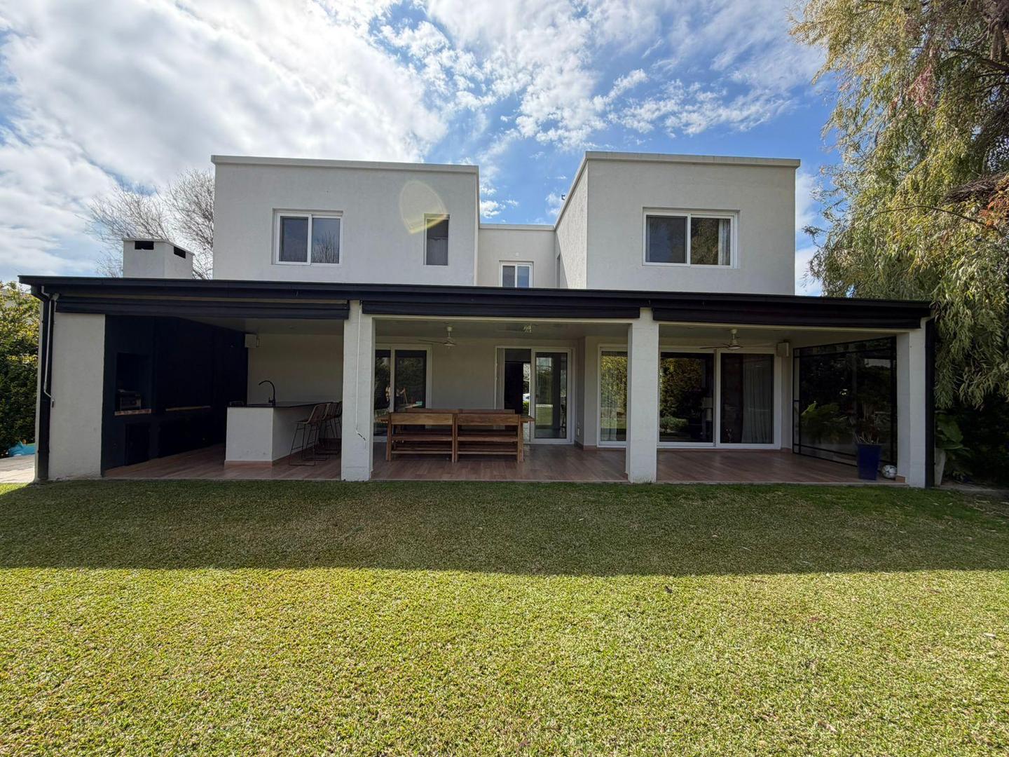 Casa en venta en la Comarca lote interno zona Nordelta